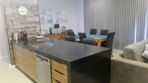 Mandurah Beach Front Apartment - Newcastle Accommodation 13