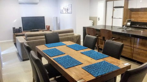 Mandurah Beach Front Apartment - Newcastle Accommodation 2
