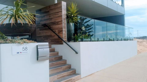 Mandurah Beach Front Apartment - Newcastle Accommodation 5
