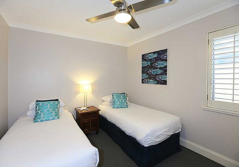 Salty Kiss - Newcastle Accommodation 13