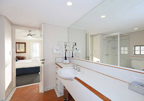 Salty Kiss - Newcastle Accommodation 12