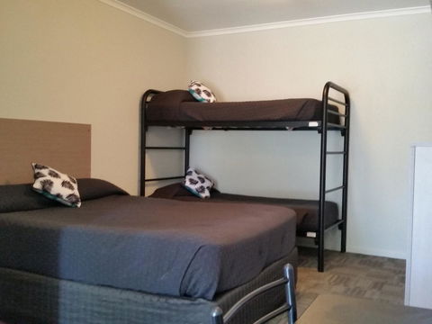 Mandurah Foreshore Motel - New Castle Tourism 11