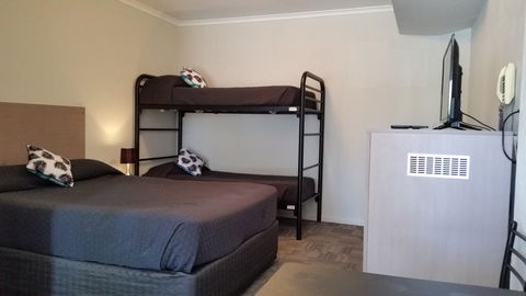 Mandurah Foreshore Motel - New Castle Tourism 1