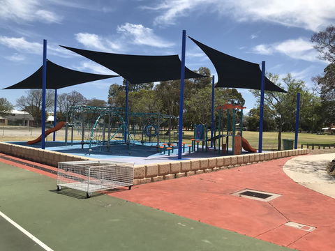 Gerring Court With Free 1 Car Bay Parking - Newcastle Accommodation 21