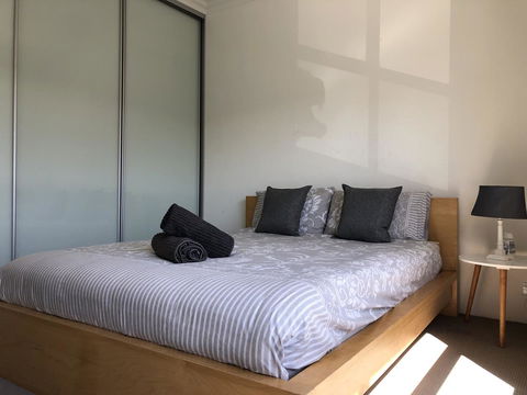 Gerring Court With Free 1 Car Bay Parking - Newcastle Accommodation 2