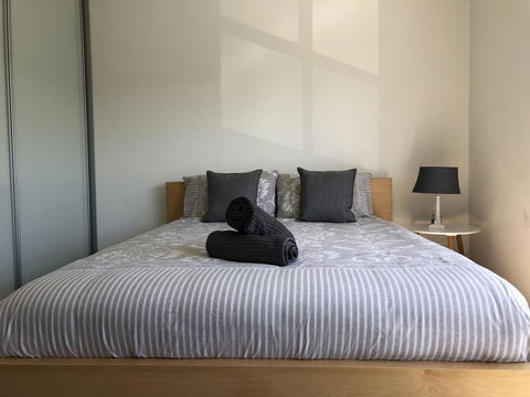 Gerring Court With Free 1 Car Bay Parking - Newcastle Accommodation 0