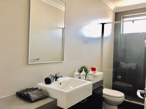 Gerring Court With Free 1 Car Bay Parking - Newcastle Accommodation 6