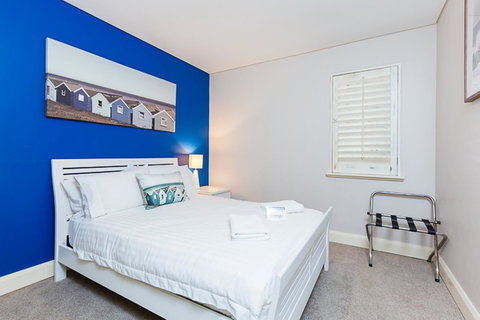 The White Pearl Penthouse - Newcastle Accommodation 11