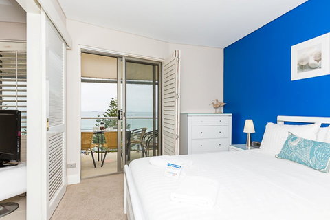 The White Pearl Penthouse - Newcastle Accommodation 9