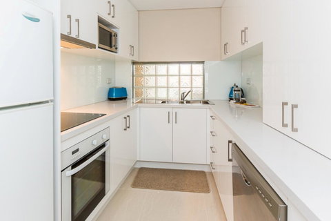 The White Pearl Penthouse - Newcastle Accommodation 14