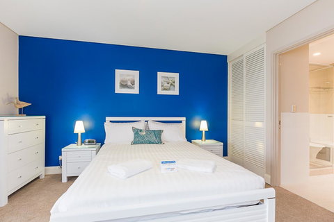 The White Pearl Penthouse - Newcastle Accommodation 10