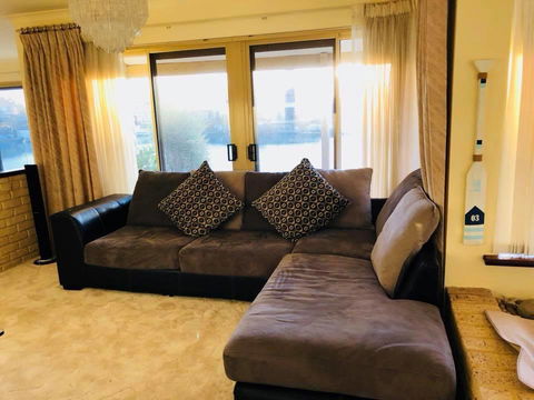 LA ANCHOR ON THE CANALS (MANDURAH) - Newcastle Accommodation 4