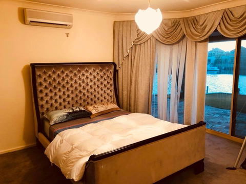 LA ANCHOR ON THE CANALS (MANDURAH) - Newcastle Accommodation 12