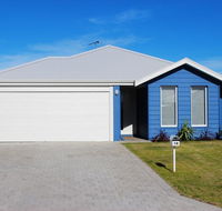 The beach house - New Castle Tourism