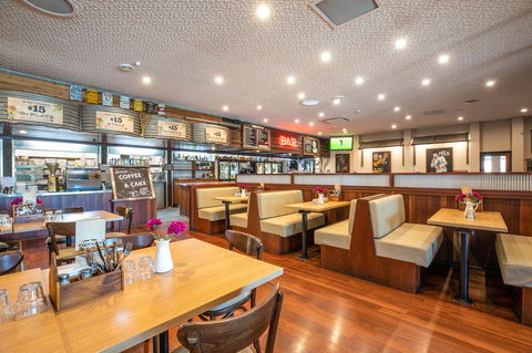 Nightcap At Wanneroo Tavern - New Castle Tourism 30
