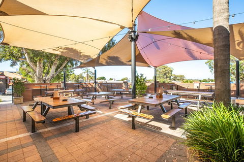 Nightcap At Wanneroo Tavern - New Castle Tourism 29