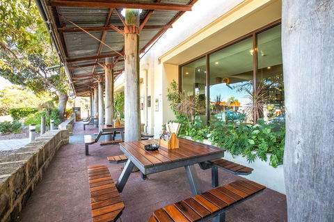 Nightcap At Wanneroo Tavern - New Castle Tourism 10