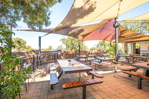 Nightcap At Wanneroo Tavern - New Castle Tourism 7