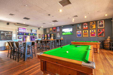 Nightcap At Wanneroo Tavern - New Castle Tourism 5