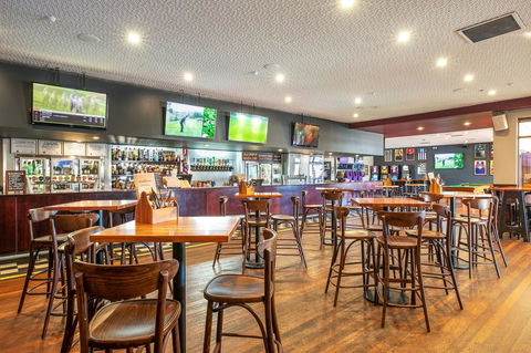 Nightcap At Wanneroo Tavern - New Castle Tourism 8