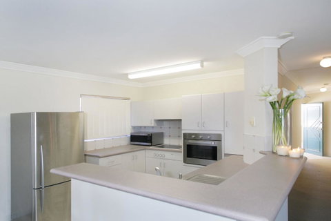 Sandcastles At The Beach Outstanding Location! - Newcastle Accommodation 15