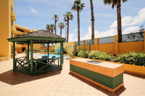 Sandcastles At The Beach Outstanding Location! - Newcastle Accommodation 21