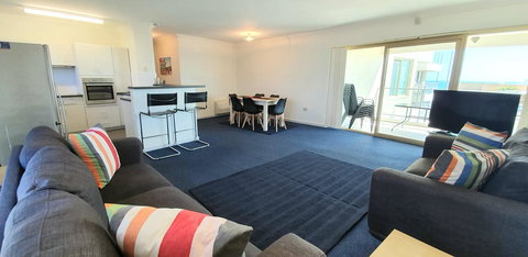 Sandcastles At The Beach Outstanding Location! - Newcastle Accommodation 9