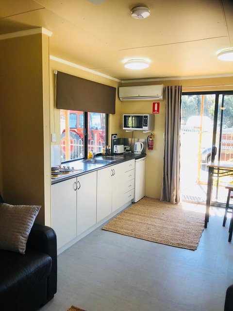 Kendenup Cottages And Lodge - Newcastle Accommodation 9