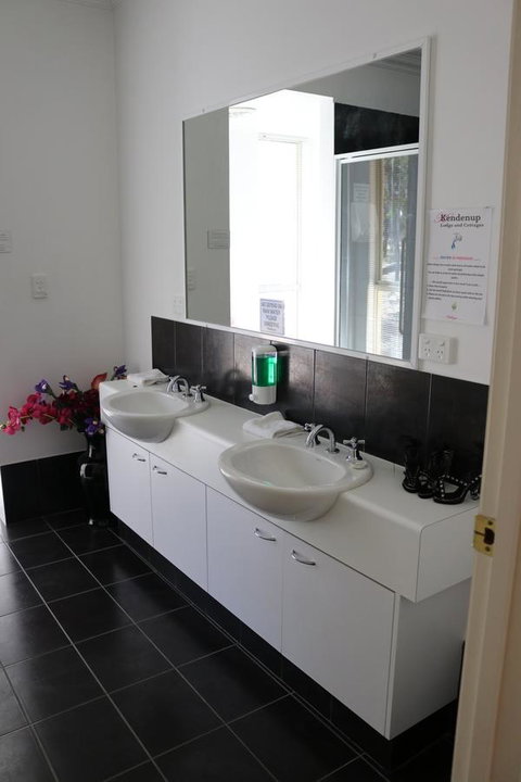 Kendenup Cottages And Lodge - Newcastle Accommodation 18