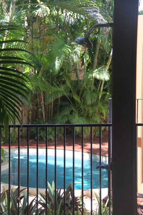 Beach House On Fox - Newcastle Accommodation 16