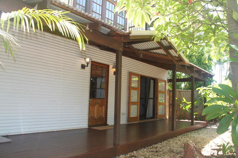Beach House On Fox - Newcastle Accommodation 1