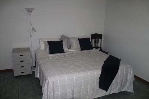 Beach House On Fox - Newcastle Accommodation 10