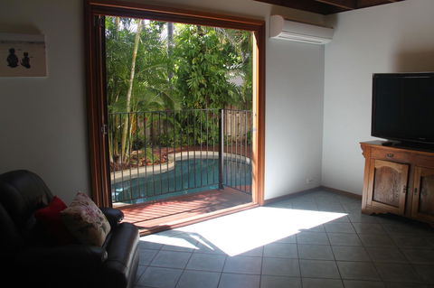 Beach House On Fox - Newcastle Accommodation 26