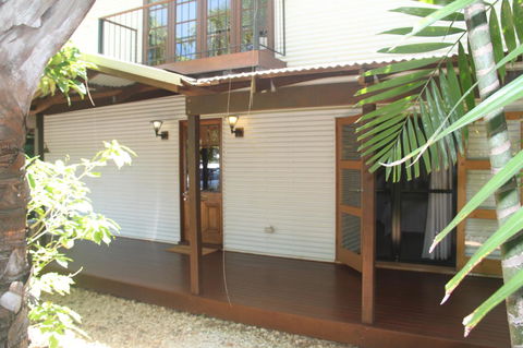 Beach House On Fox - Newcastle Accommodation 22