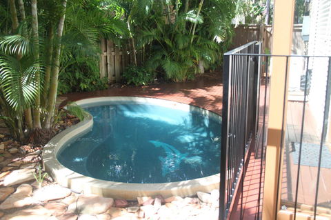 Beach House On Fox - Newcastle Accommodation 18