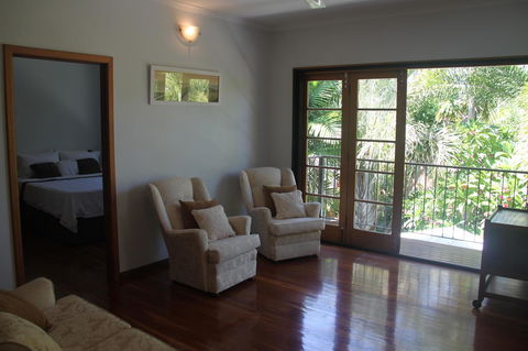 Beach House On Fox - Newcastle Accommodation 20