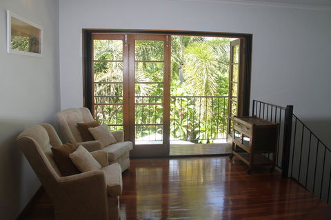 Beach House On Fox - Newcastle Accommodation 19
