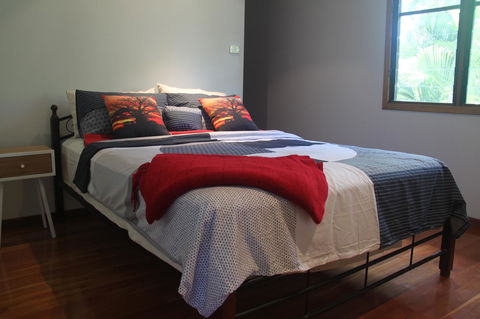 Beach House On Fox - Newcastle Accommodation 7