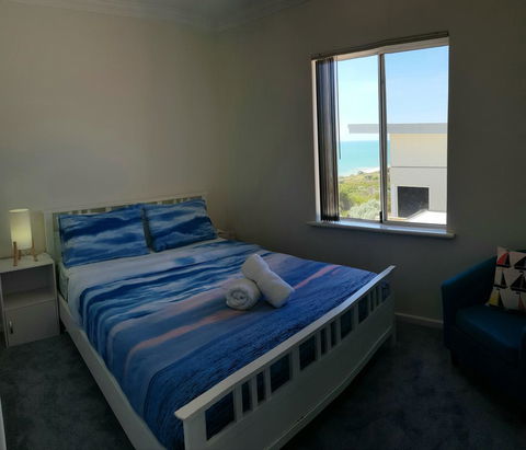 Caravel Beach House Mandurah - New Castle Tourism 9