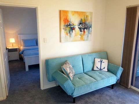 Caravel Beach House Mandurah - New Castle Tourism 6