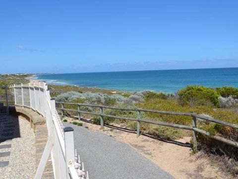 Caravel Beach House Mandurah - New Castle Tourism 34