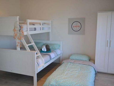 Caravel Beach House Mandurah - New Castle Tourism 21