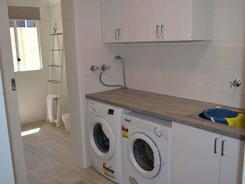 Caravel Beach House Mandurah - New Castle Tourism 33