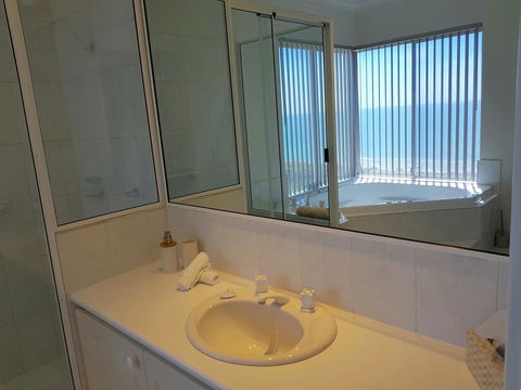 Caravel Beach House Mandurah - New Castle Tourism 13