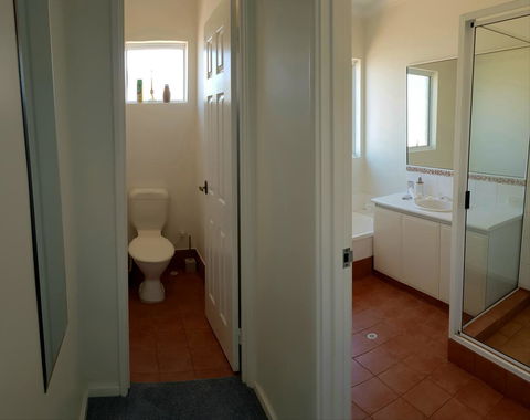 Caravel Beach House Mandurah - New Castle Tourism 10