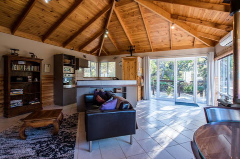 Cape Howe Cottages - Newcastle Accommodation 13