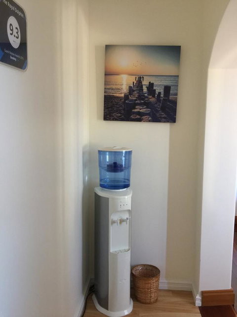 The Royal Dolphin Bed & Breakfast Safety Bay - Newcastle Accommodation 26