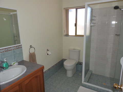 The Royal Dolphin Bed & Breakfast Safety Bay - Newcastle Accommodation 17