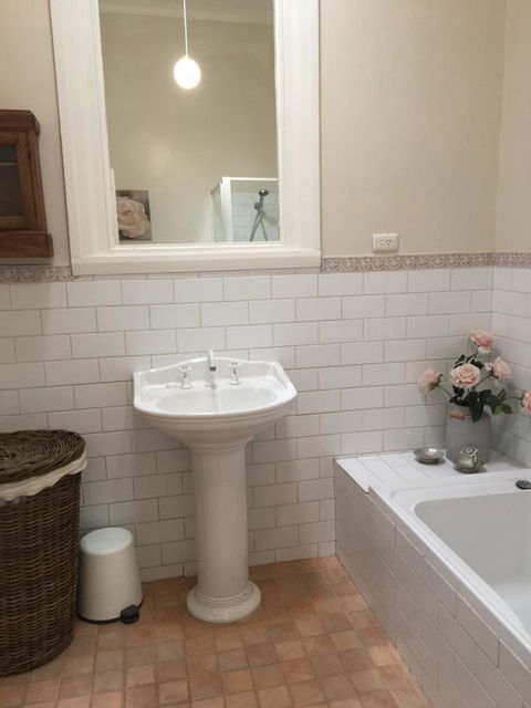 Historic Oakhill House Entire Estate - Newcastle Accommodation 16
