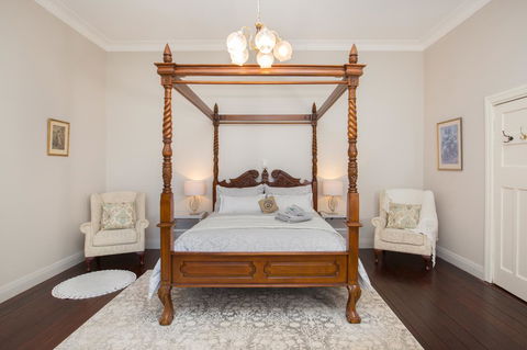 Historic Oakhill House Entire Estate - Newcastle Accommodation 1